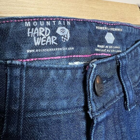 CLEARANCE! Mountain Hardwear Dark Denim Jeans Size 6 EUC - Picture 4 of 4